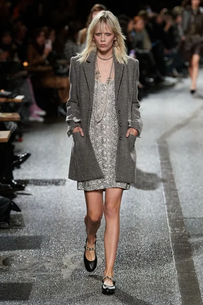 Look 43